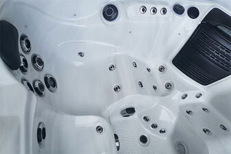 Hot Tub Kenya- 5 Person, 3 Seats, 2 Lounger - Hot tubs Portugal Algarve Online Shopping Site