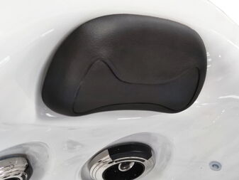 Hot Tub Colombo with 7 Seats - view of Headrest - Hot tubs Portugal Algarve Online Shopping Site