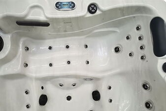 Hot Tub Refresh - 6 Person, 5 Seats, 1 Lounge - Hot tubs Portugal Algarve Online Shopping Site